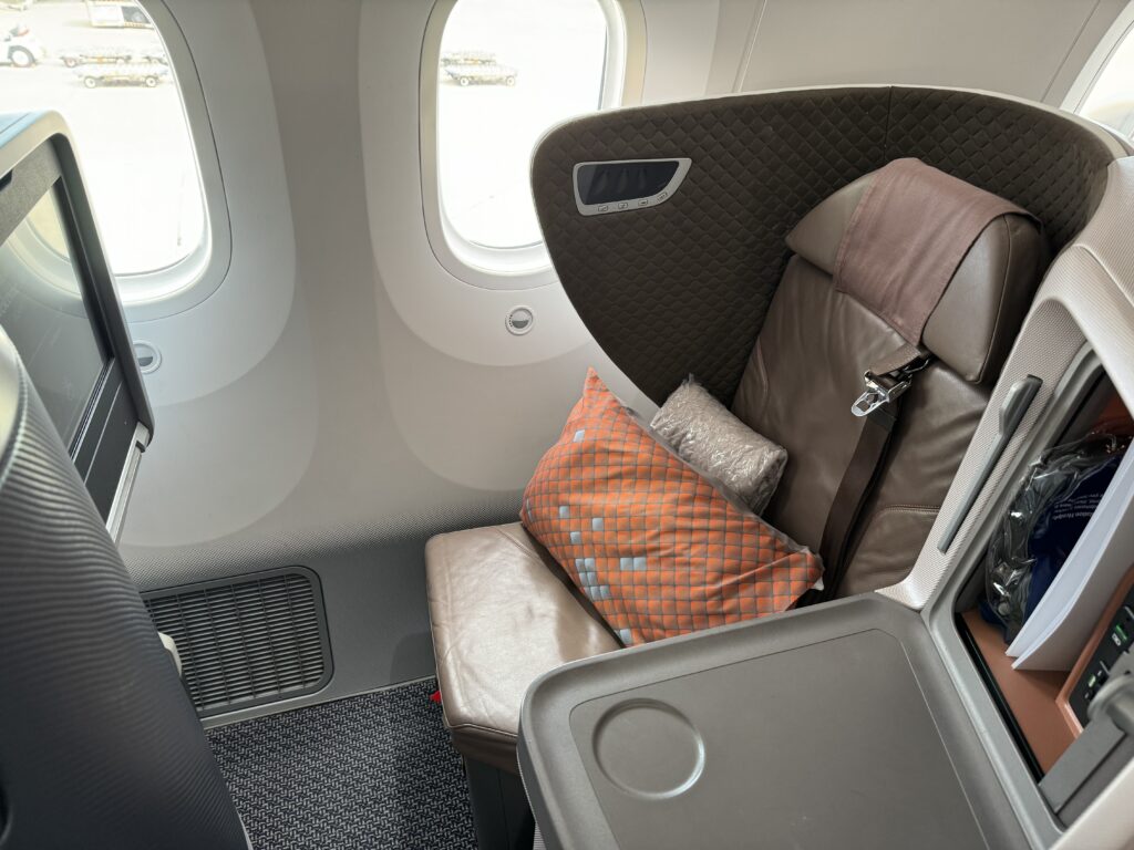 シンガポール航空ビジネスクラス　座席