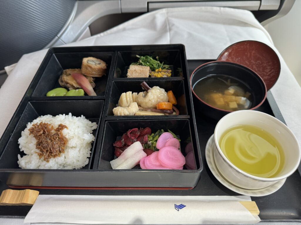 シンガポール航空ビジネスクラス　機内食　福岡ーシンガポール