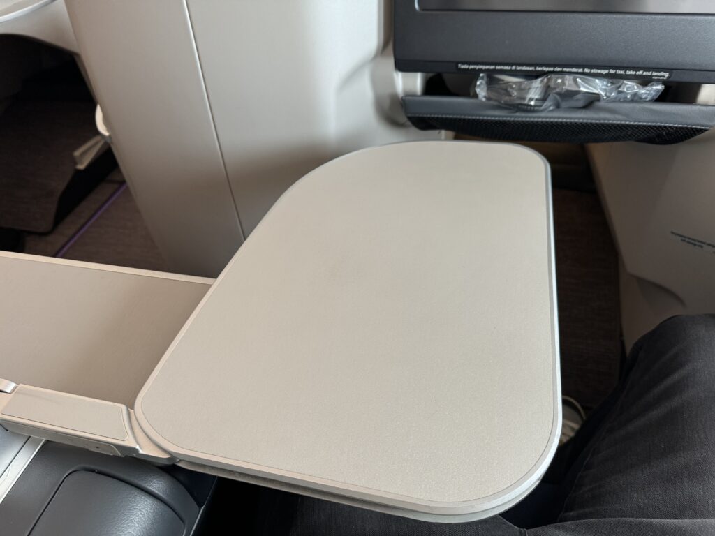 マレーシア航空ビジネスクラス　座席