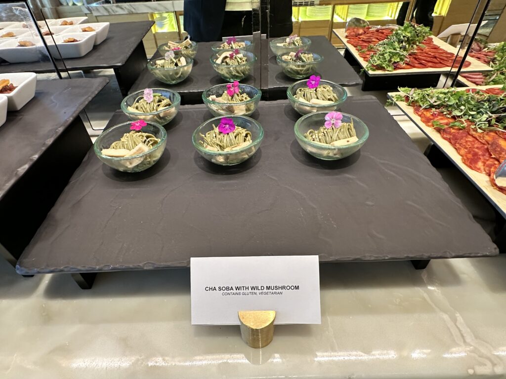 ザ・リッツ・カールトン・ミレニア シンガポール　クラブラウンジ　
軽食　フード