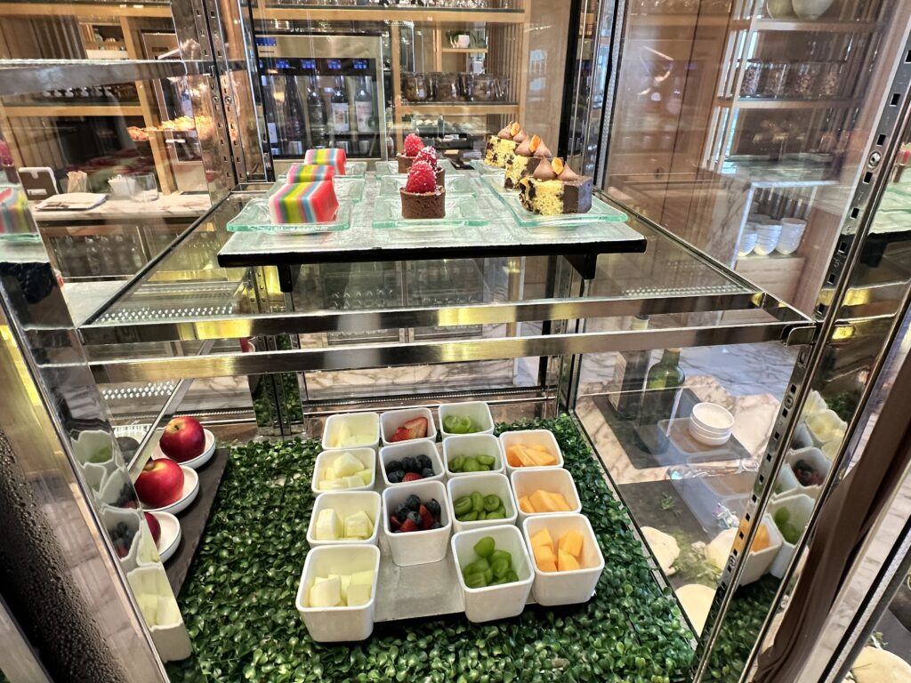 ザ・リッツ・カールトン・ミレニア シンガポール　クラブラウンジ　
軽食　デザート