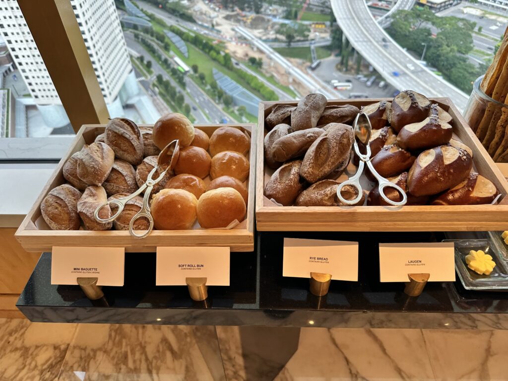 ザ・リッツ・カールトン・ミレニア シンガポール　クラブラウンジ　
軽食　フード