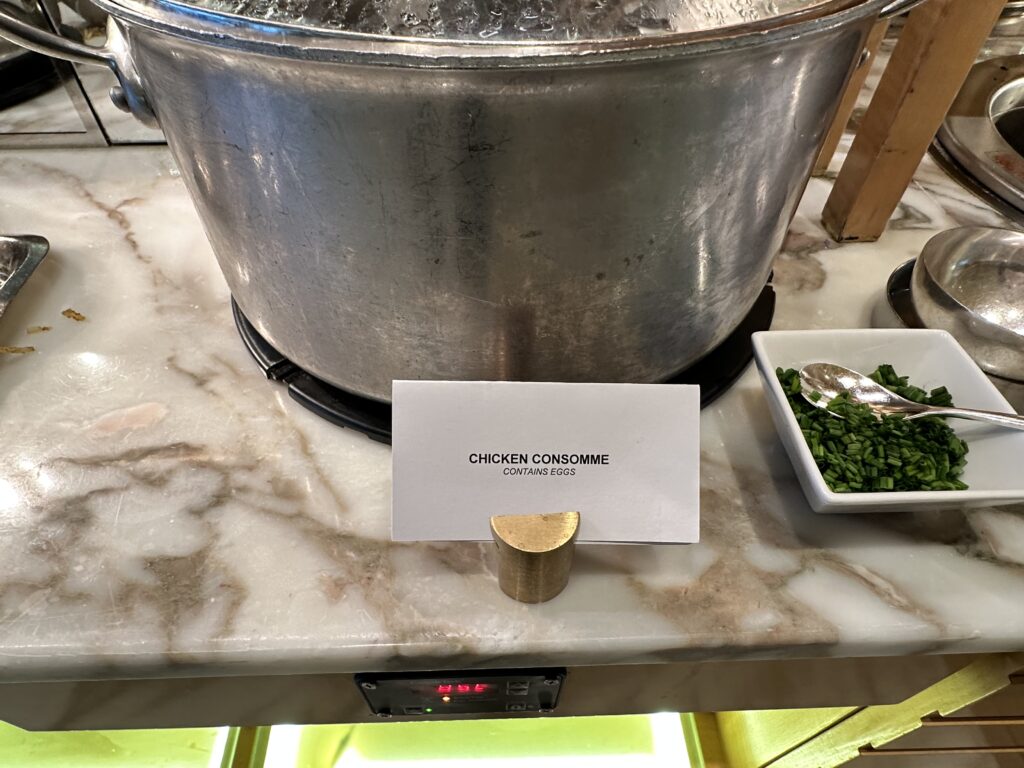 ザ・リッツ・カールトン・ミレニア シンガポール　クラブラウンジ　
軽食　フード