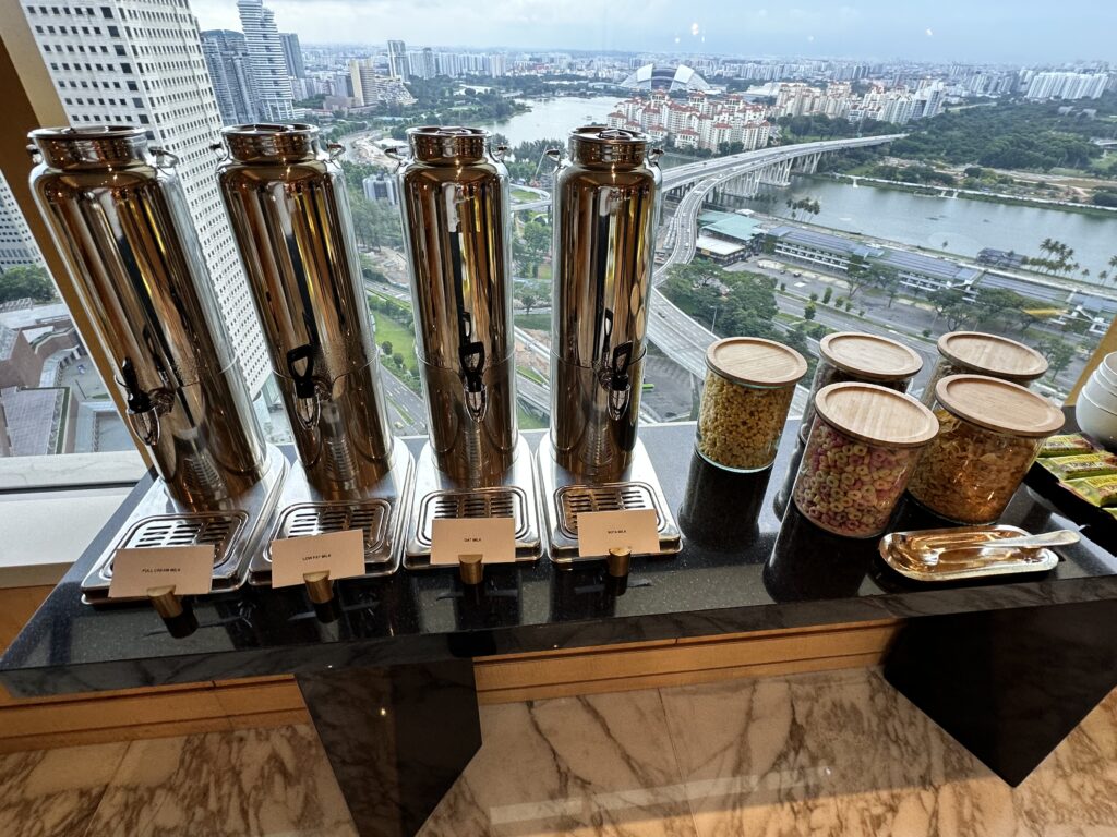 ザ・リッツ・カールトン・ミレニア シンガポール　クラブラウンジ　
朝食　ドリンク