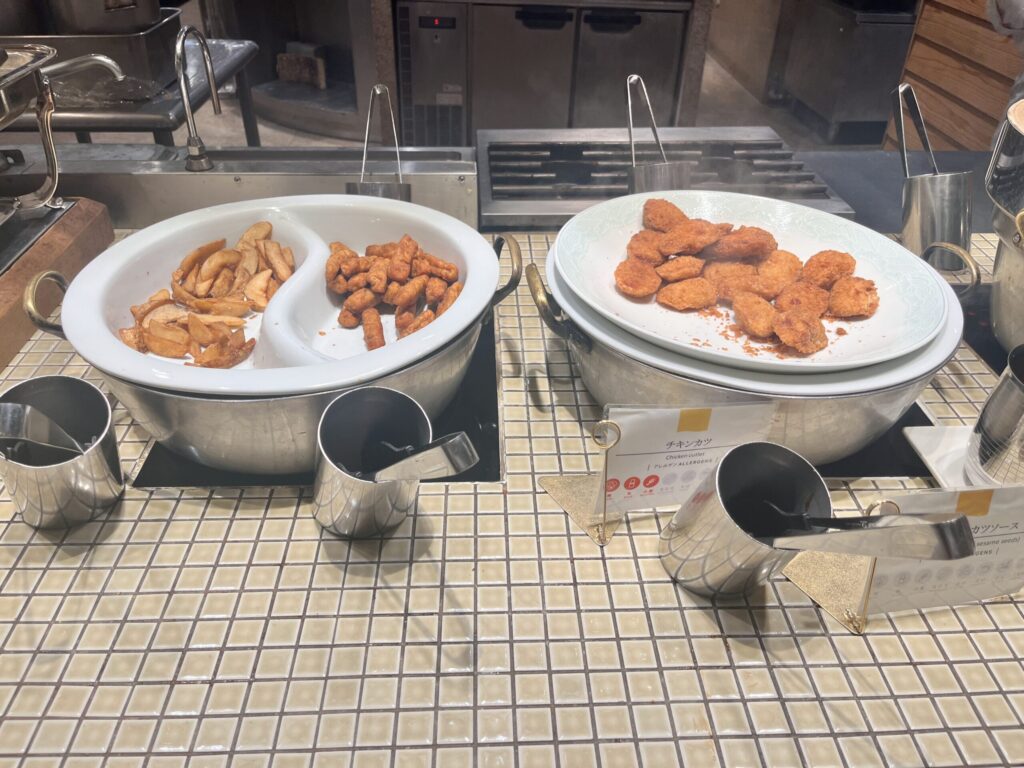 パインテラス　フード