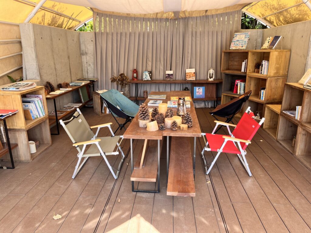 屋外プール／LIVING GARDEN