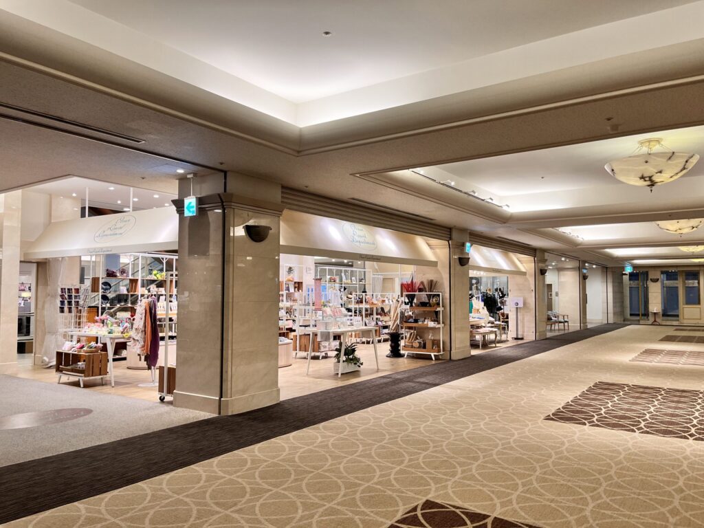 シェラトン・グランデ・オーシャンリゾート　お土産フロア
