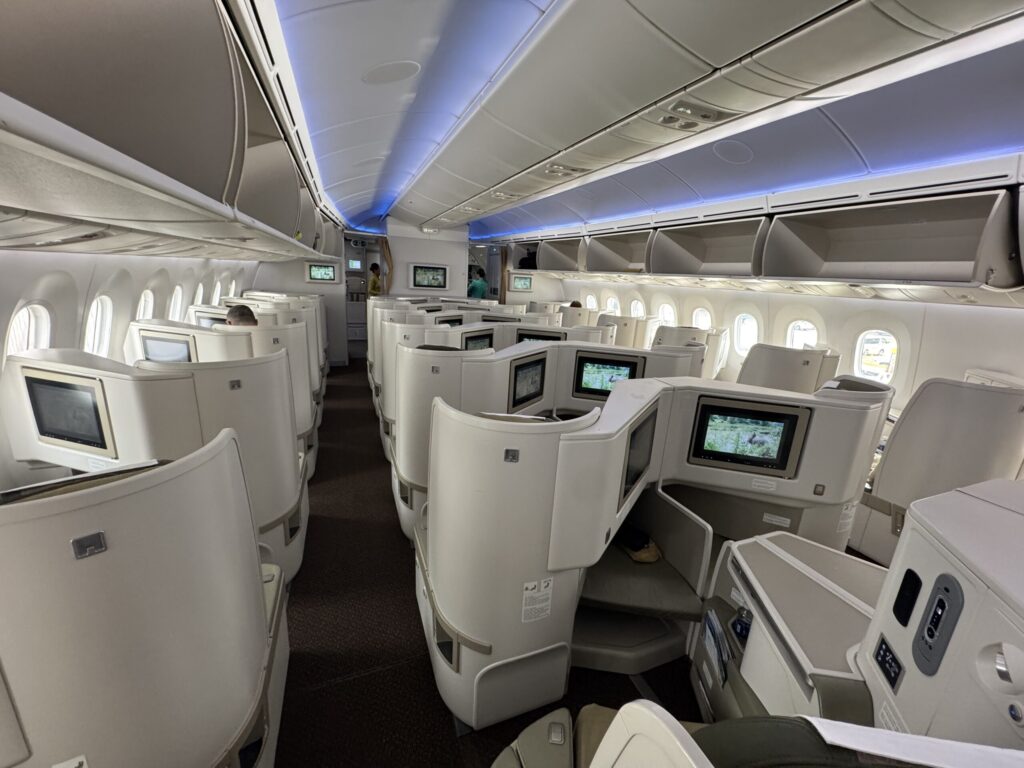 ベトナム航空ビジネスクラス搭乗記【成田⇄ホーチミン】 座席全体