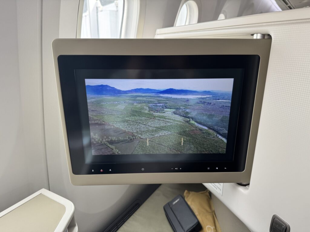 ベトナム航空ビジネスクラス搭乗記【成田⇄ホーチミン】 座席モニター
