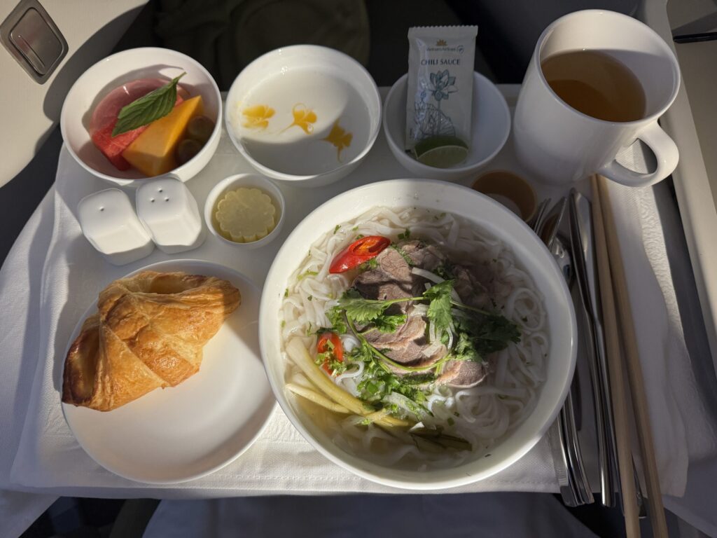 ベトナム航空ビジネスクラス搭乗記【成田⇄ホーチミン】 機内食/朝食