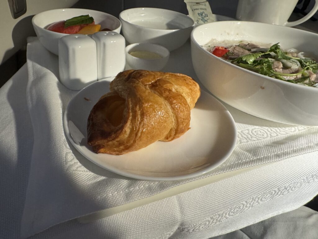 ベトナム航空ビジネスクラス搭乗記【成田⇄ホーチミン】 機内食/朝食