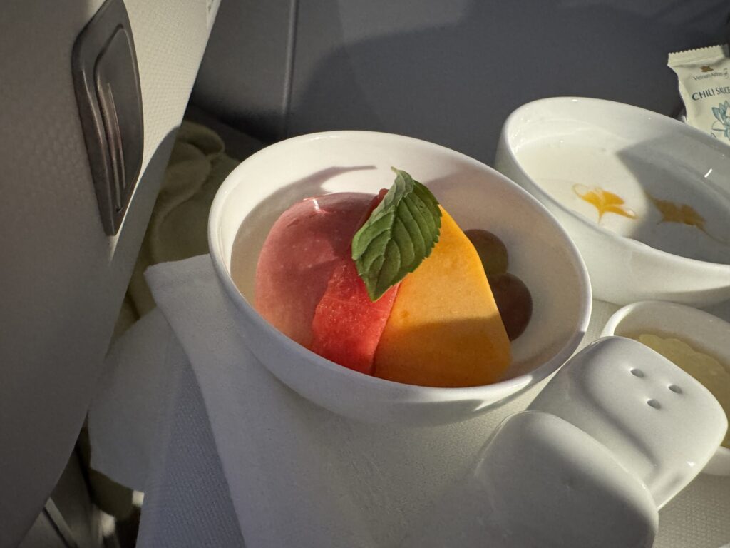 ベトナム航空ビジネスクラス搭乗記【成田⇄ホーチミン】 機内食/朝食