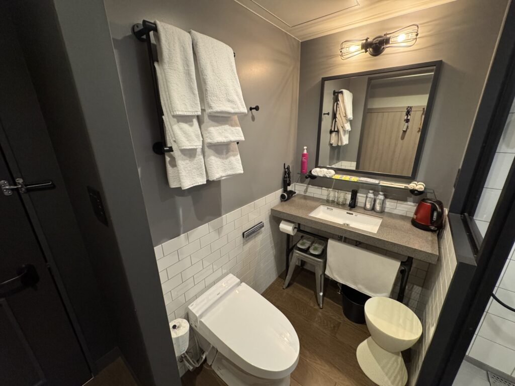 モクシー梅田客室バス・トイレ