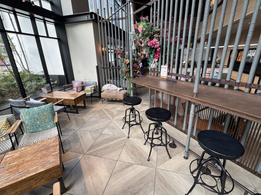 モクシー梅田ロビー朝食