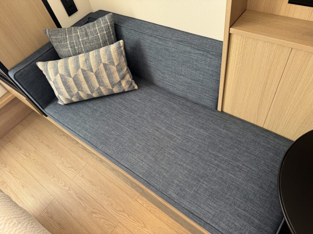 フェアフィールドbyマリオット北海道長沼マオイ客室ソファー