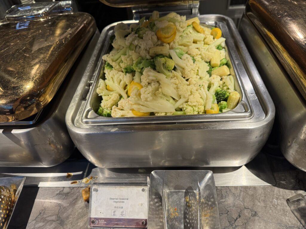 桃園国際空港 第2ターミナル「プラザプレミアムラウンジ (Zone A1)」 食事