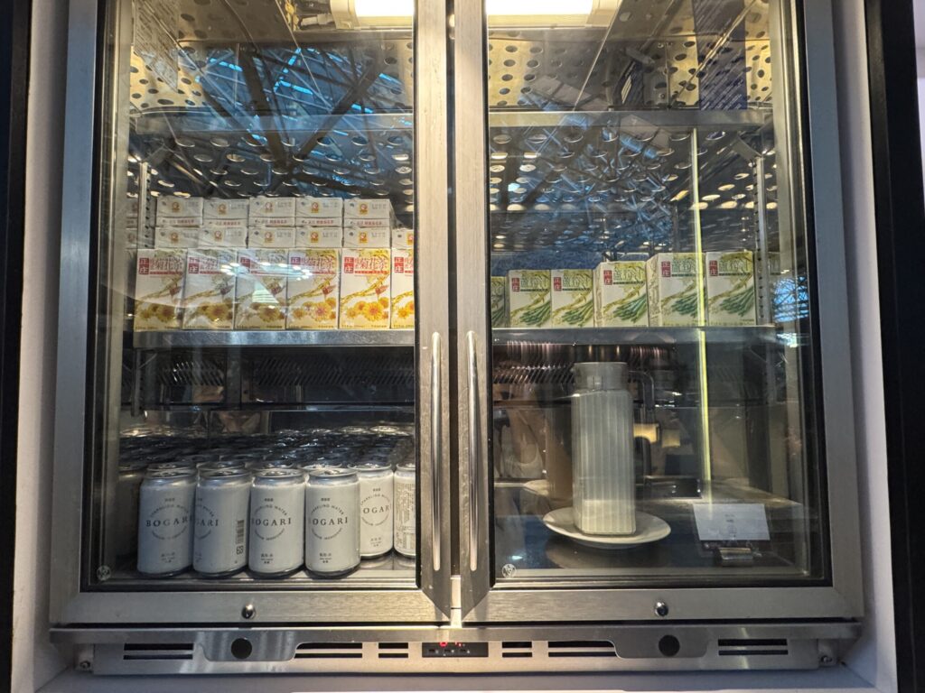 桃園国際空港 第2ターミナル「プラザプレミアムラウンジ (Zone A1)」 食事