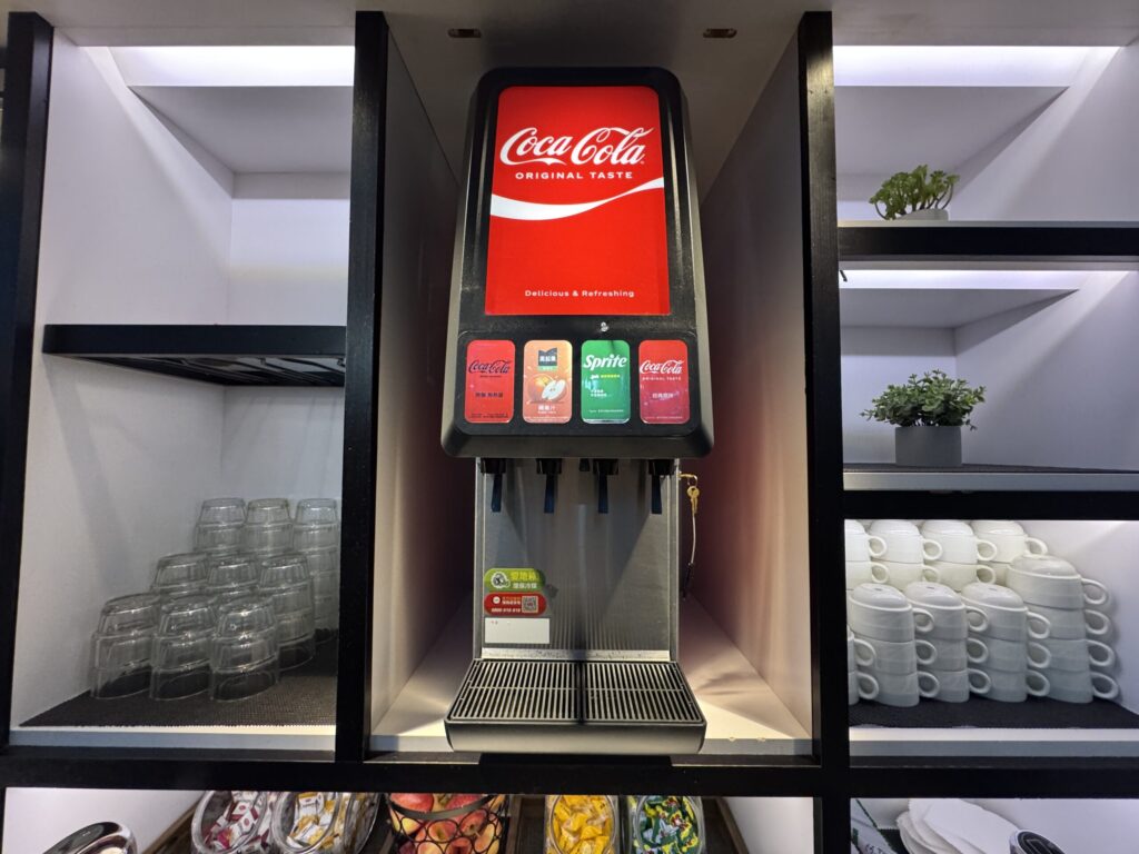 桃園国際空港 第2ターミナル「プラザプレミアムラウンジ (Zone A1)」 食事