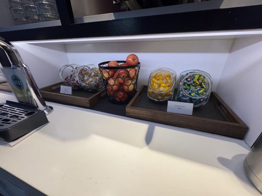 桃園国際空港 第2ターミナル「プラザプレミアムラウンジ (Zone A1)」 食事