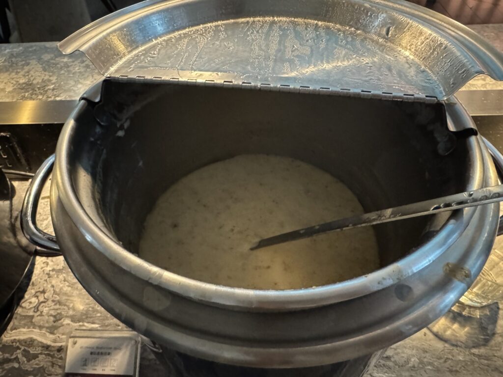 桃園国際空港 第2ターミナル「プラザプレミアムラウンジ (Zone A1)」 食事