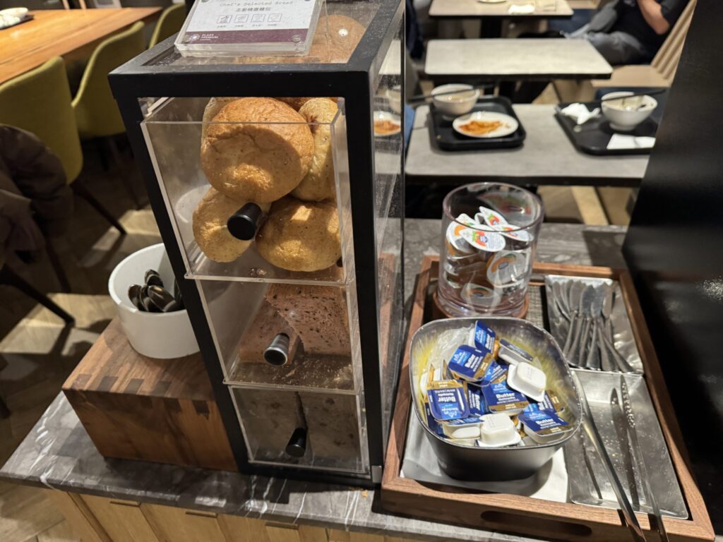 桃園国際空港 第2ターミナル「プラザプレミアムラウンジ (Zone A)」 食事