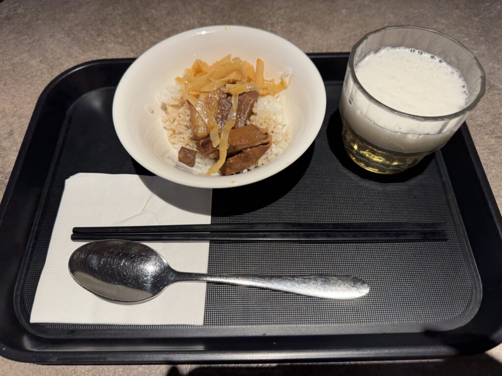 桃園国際空港 第2ターミナル「プラザプレミアムラウンジ (Zone A)」 食事