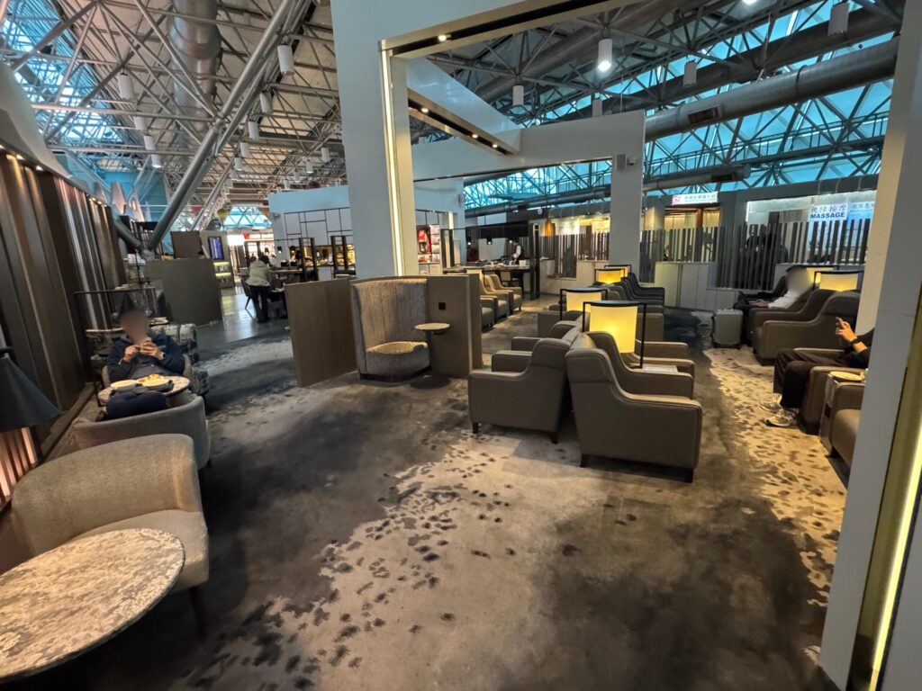 桃園国際空港 第2ターミナル「プラザプレミアムラウンジ (Zone A1)」内観