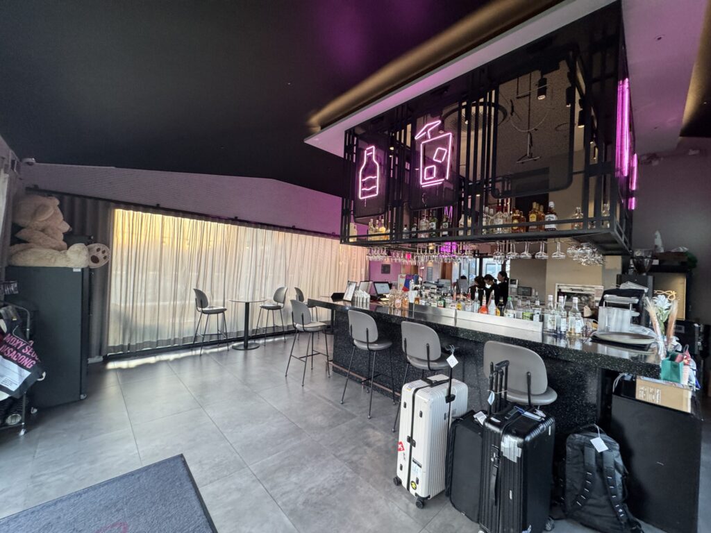 モクシーソウル仁寺洞フロント&バー