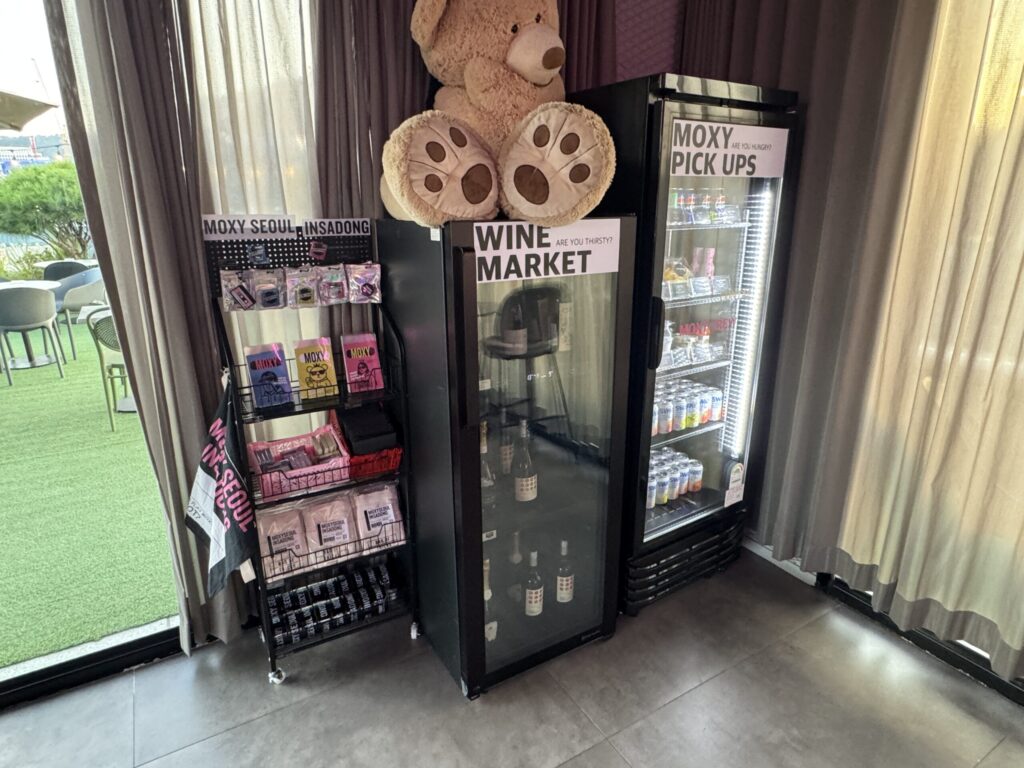 モクシーソウル仁寺洞フロント&バー