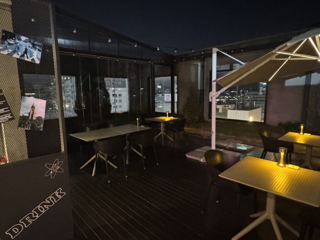 モクシーソウル仁寺洞フロント&バー