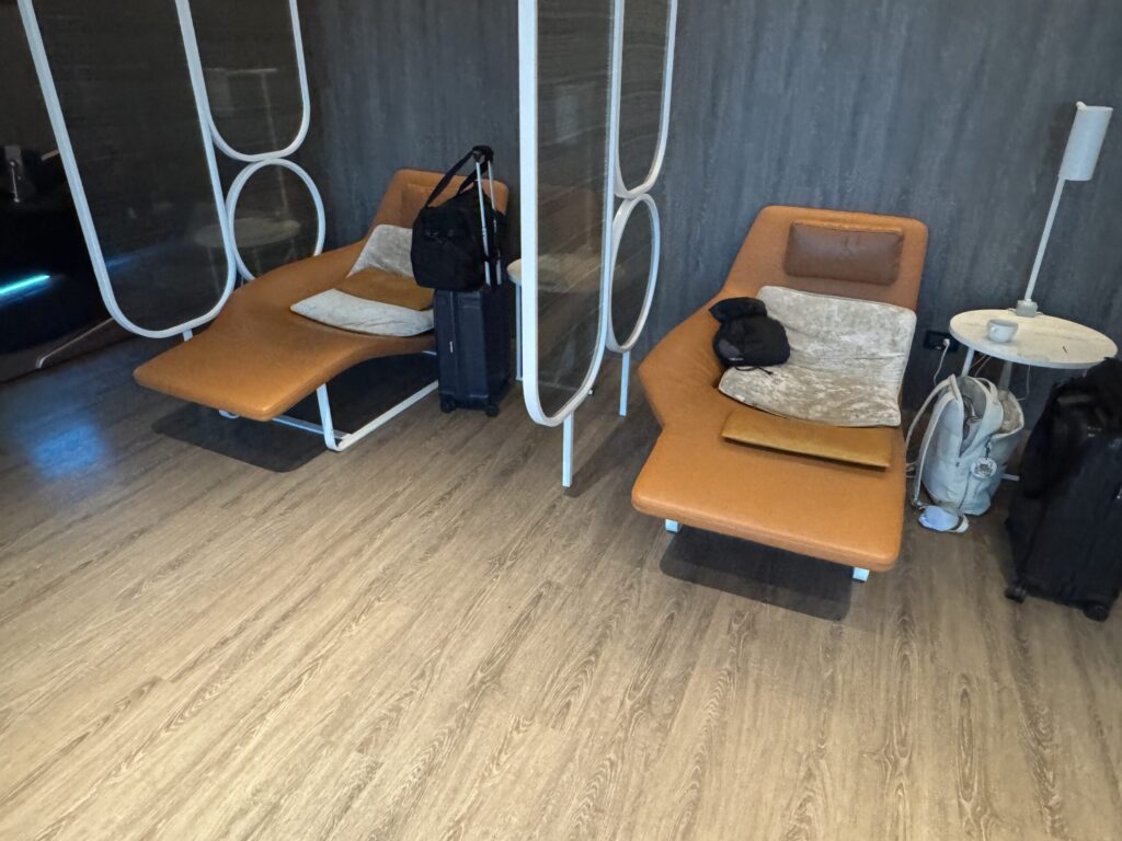 桃園国際空港 第2ターミナル「オリエンタルクラブラウンジ」内観