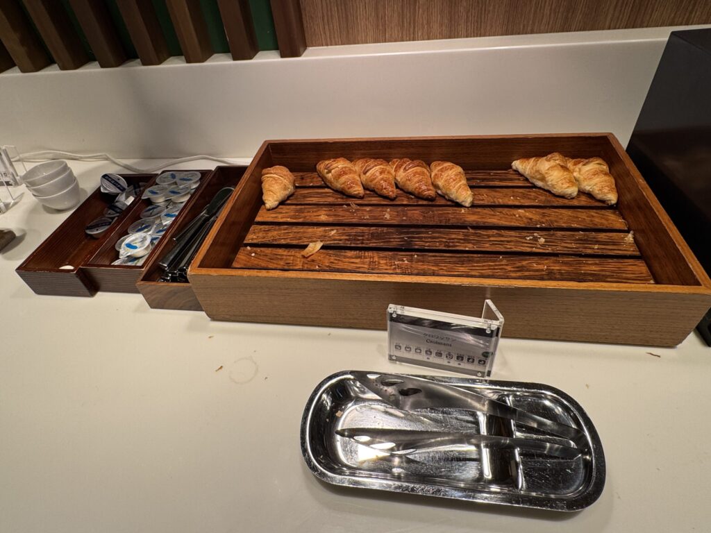 シェラトングランデトーキョーベイ 朝食ビュッフェ パン