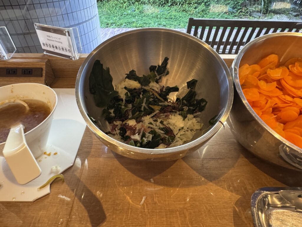 シェラトングランデトーキョーベイ 朝食ビュッフェ サラダ