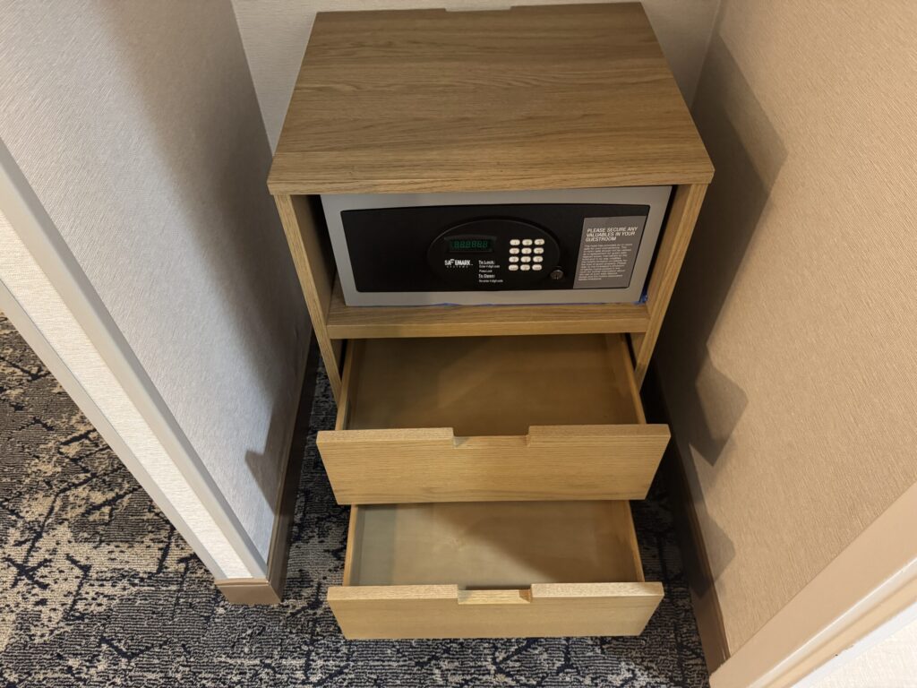 シェラトンスイーツシカゴオヘア 客室 セキュリティBOX
