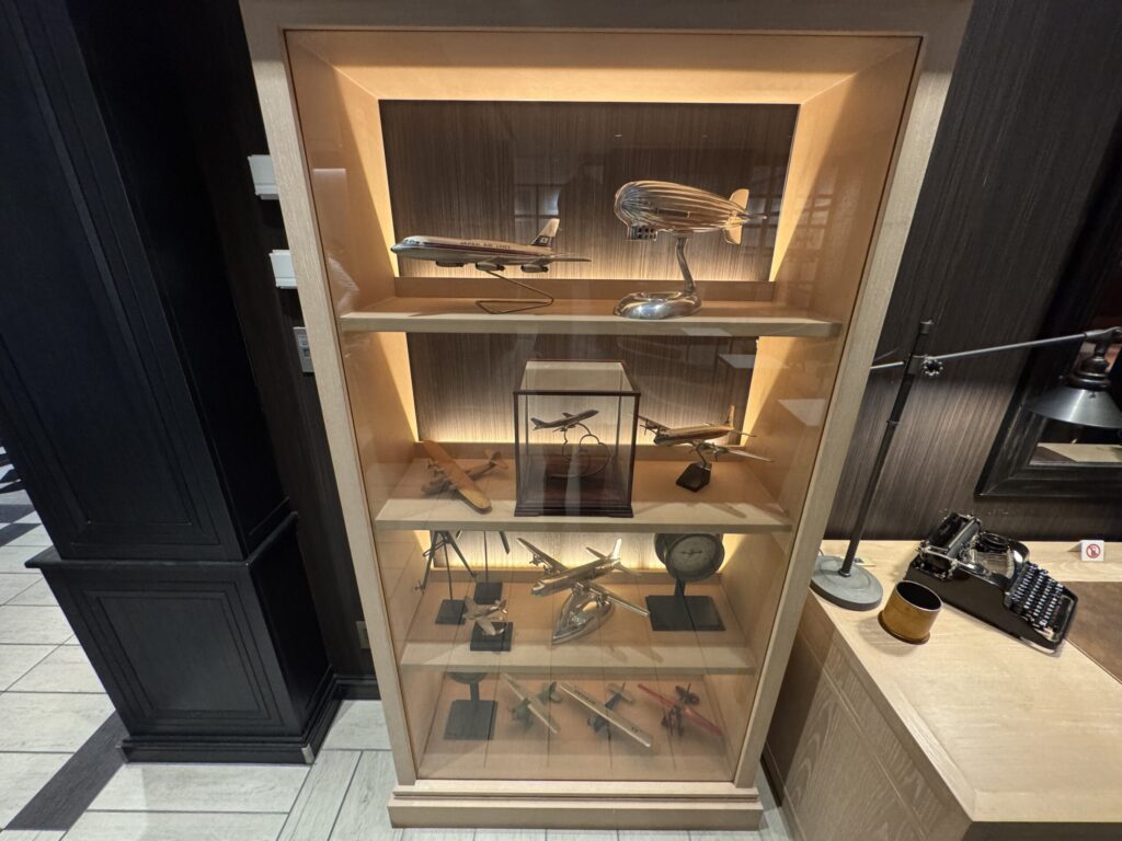 JALファーストクラスラウンジ 靴磨きサービス 展示品