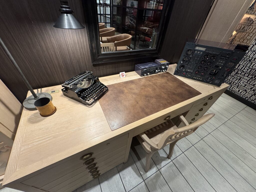 JALファーストクラスラウンジ 靴磨きサービス 展示品