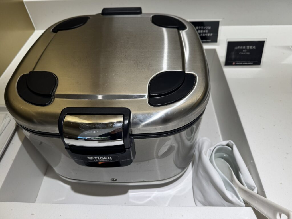 JALファーストクラスラウンジ フードエリア 料理