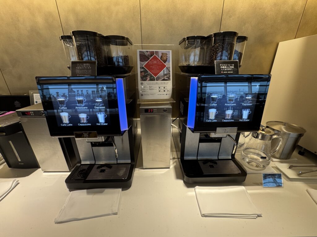 JALファーストクラスラウンジ フードエリア ソフトドリンク