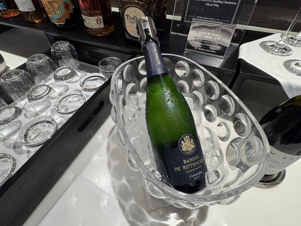 JALファーストクラスラウンジ JAL's SALON アルコール
