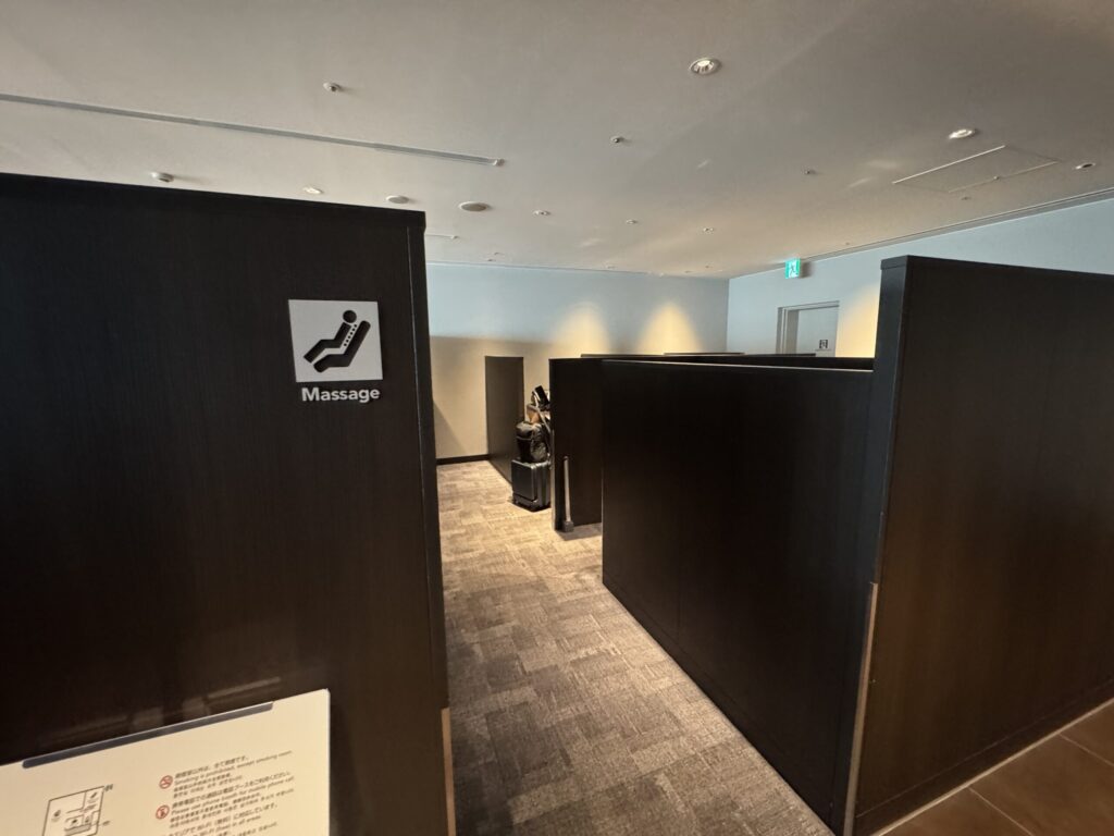 JALファーストクラスラウンジ JAL's SALON マッサージ機