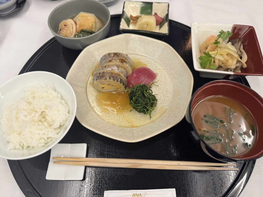 ANA 往路 ファーストクラス 和食 フルコース ご飯 主菜