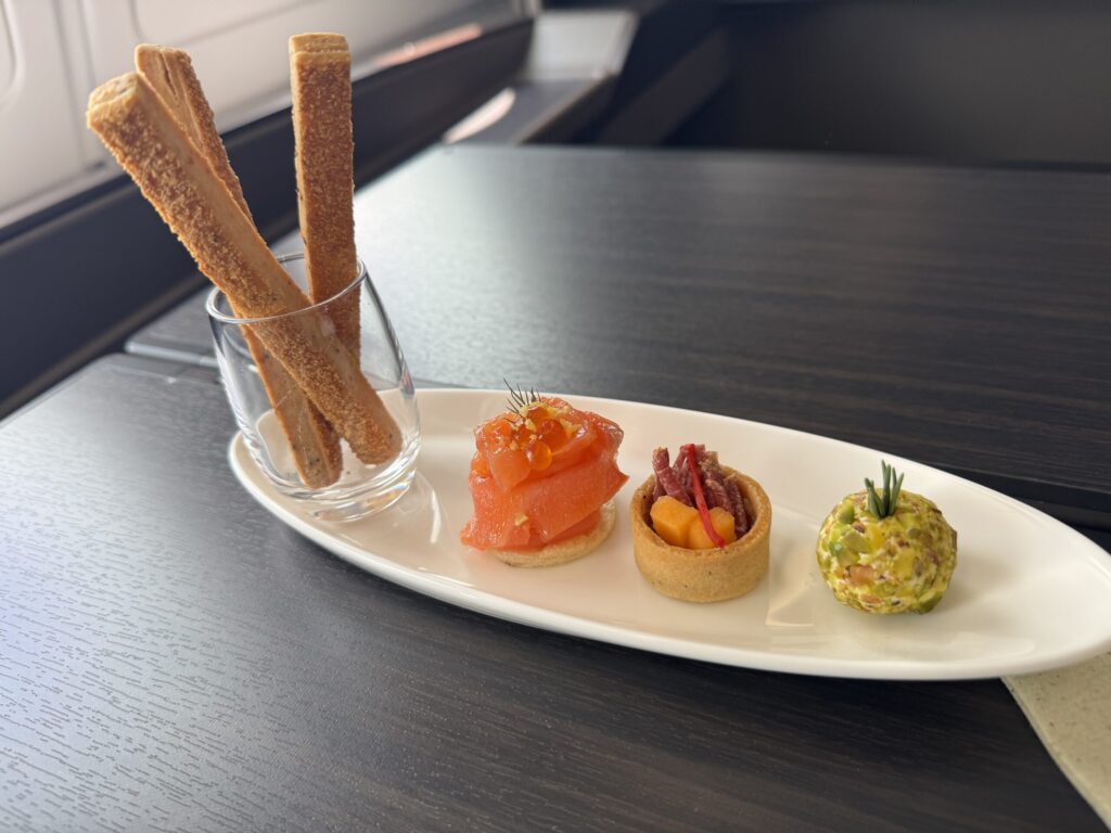 ANA 帰路 ファーストクラス 機内食 洋食 アミューズ