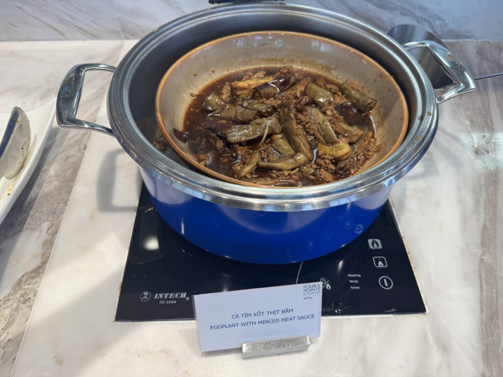 朝食のなすのひき肉ソース