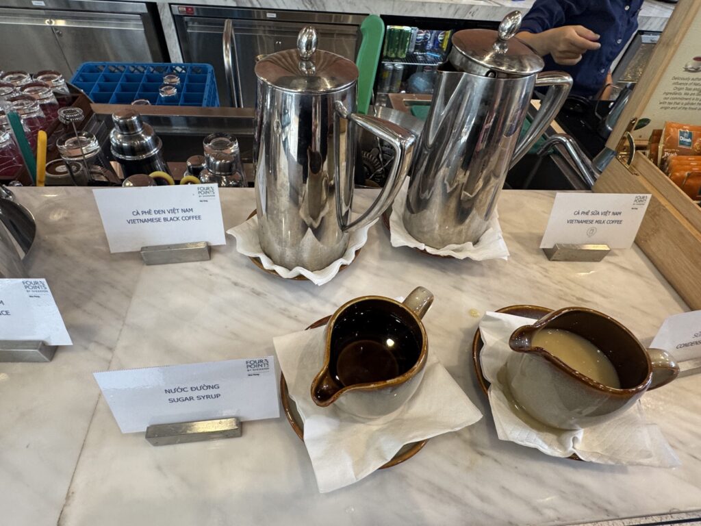 朝食のコーヒーや飲み物のコーナー
