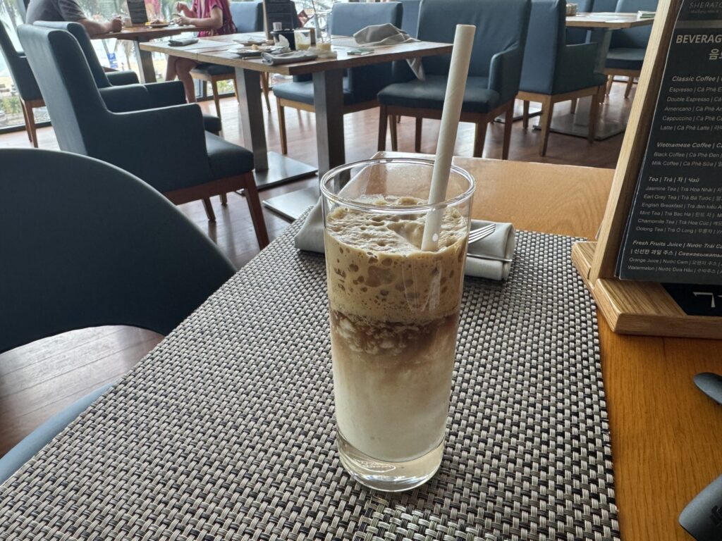 朝食でいただいたココナッツコーヒー